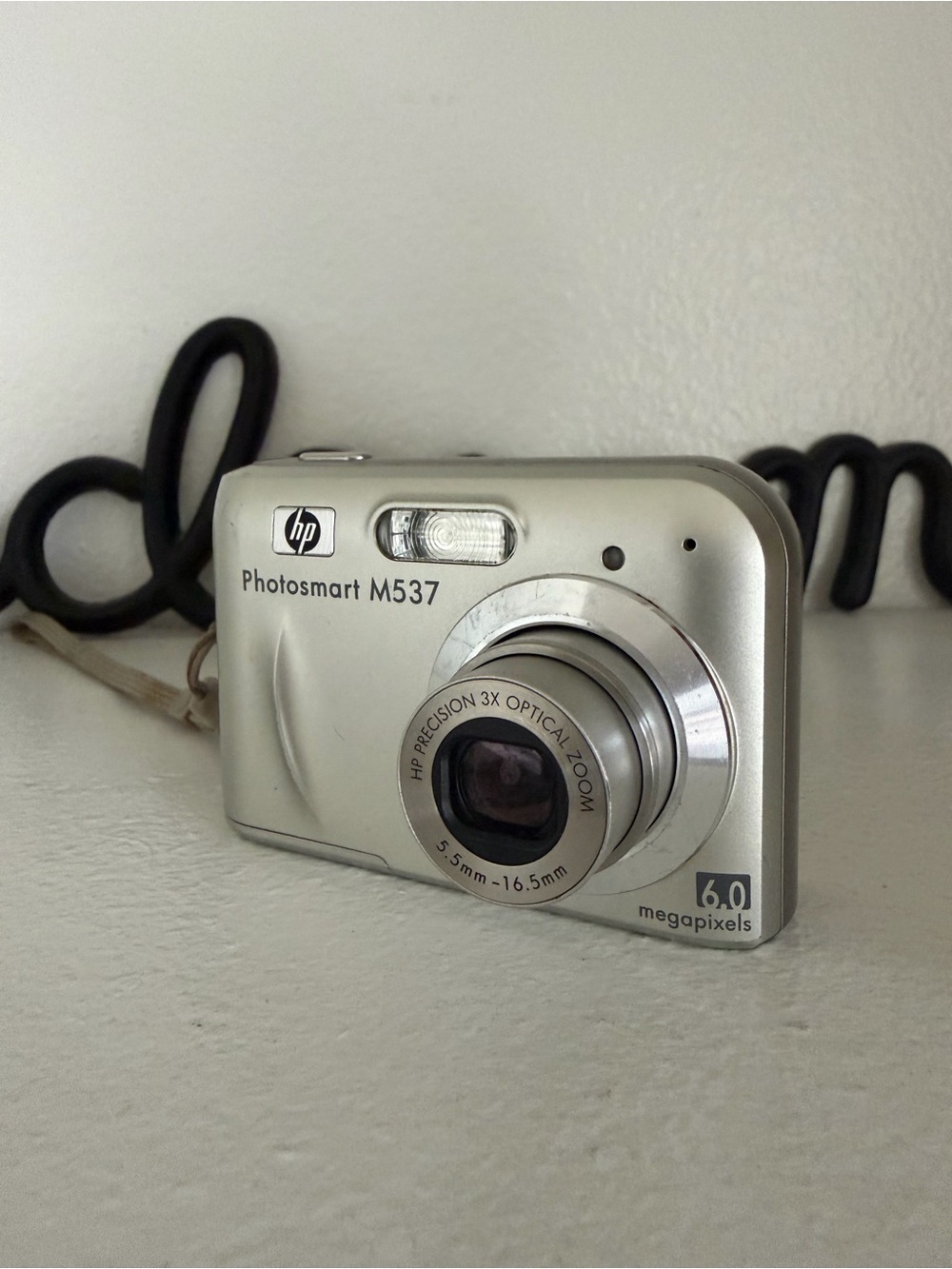 HP PhotoSmart M537 6MP Compact Digital Camera Silver 3x Zoom 2.5in USB